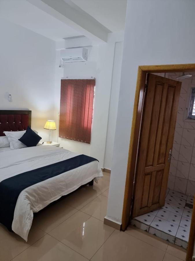 Baobab Lodge Douala Esterno foto